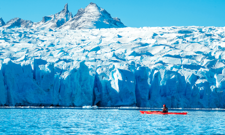 Kayak Lake Grey